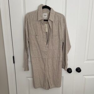 Abercrombie Beige Long-Sleeve Romper - Size M Tall with tags
